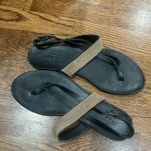 Beautiful sandals only worn once!